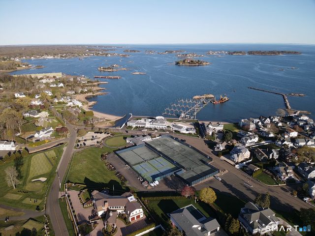 21 Chapel Drive, Branford, CT 06405