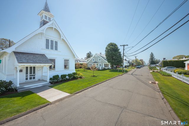 21 Chapel Drive, Branford, CT 06405