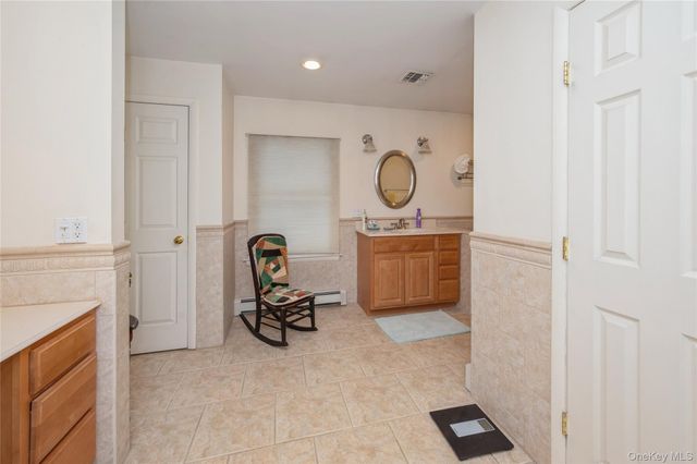 9 Elm Lane NE, Stony Brook, NY 11790