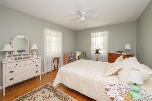 9 Elm Lane NE, Stony Brook, NY 11790