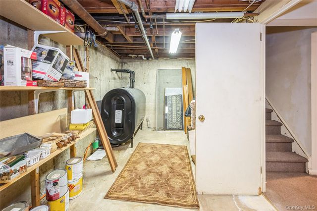 9 Elm Lane NE, Stony Brook, NY 11790