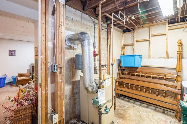 9 Elm Lane NE, Stony Brook, NY 11790