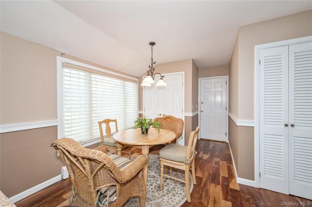 9 Elm Lane NE, Stony Brook, NY 11790