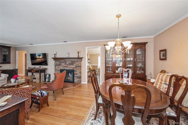 9 Elm Lane NE, Stony Brook, NY 11790