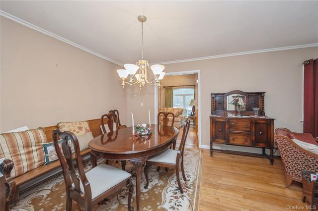 9 Elm Lane NE, Stony Brook, NY 11790