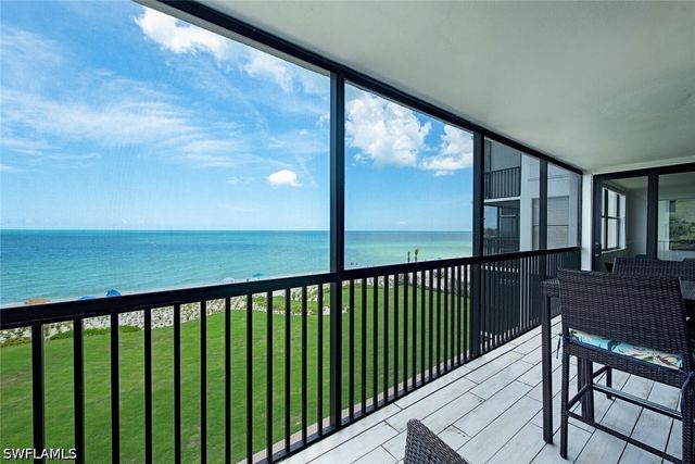 9375 GULF SHORE DR 402, Naples, FL 34108