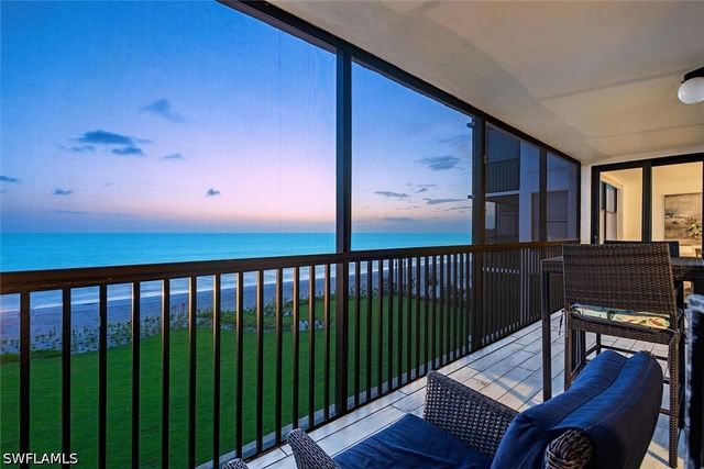 9375 GULF SHORE DR 402, Naples, FL 34108