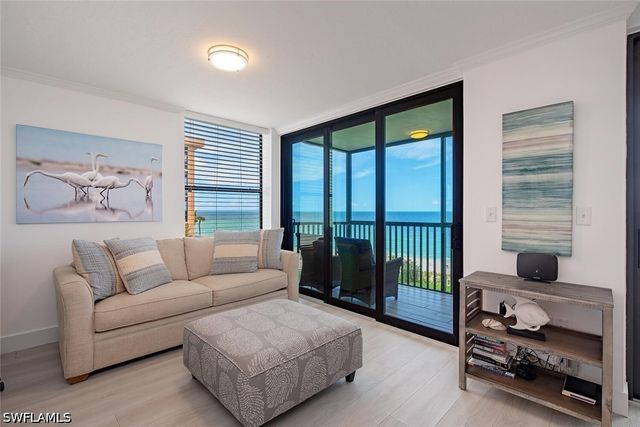 9375 GULF SHORE DR 402, Naples, FL 34108