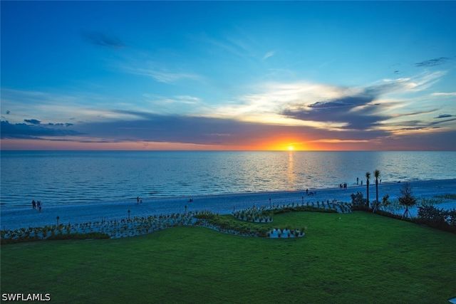 9375 GULF SHORE DR 402, Naples, FL 34108