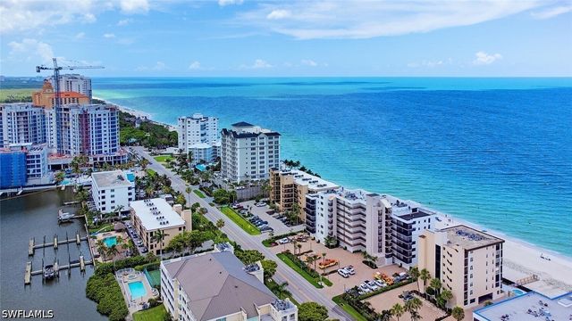 9375 GULF SHORE DR 402, Naples, FL 34108