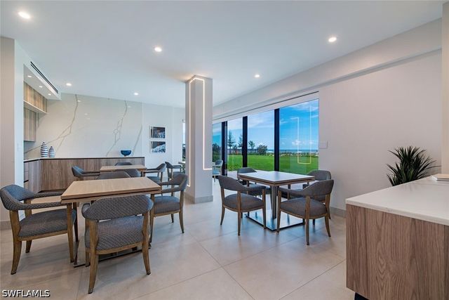 9375 GULF SHORE DR 402, Naples, FL 34108