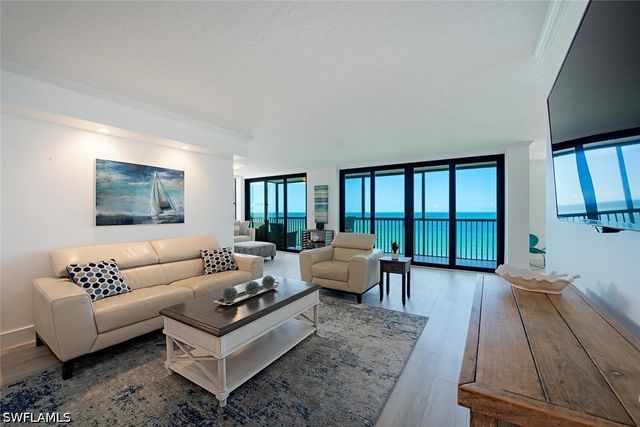 9375 GULF SHORE DR 402, Naples, FL 34108