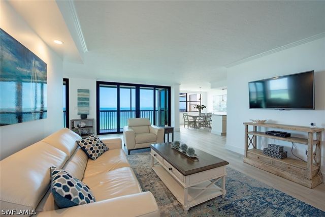 9375 GULF SHORE DR 402, Naples, FL 34108