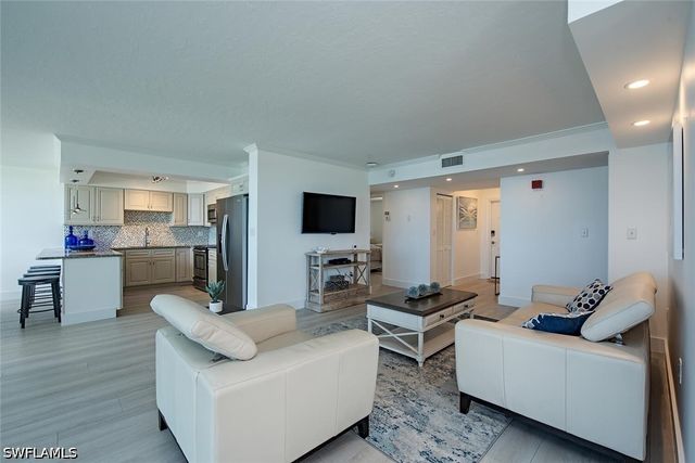 9375 GULF SHORE DR 402, Naples, FL 34108