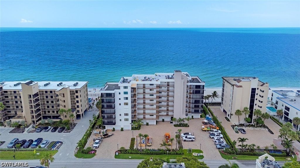 9375 GULF SHORE DR 402, Naples, FL 34108