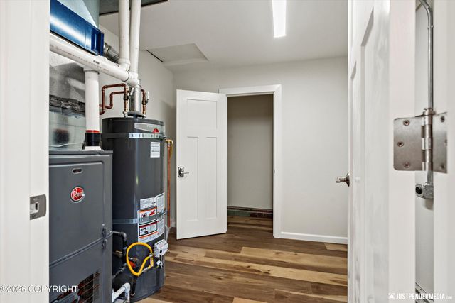 1811 Talkeetna Street, Anchorage, AK 99508