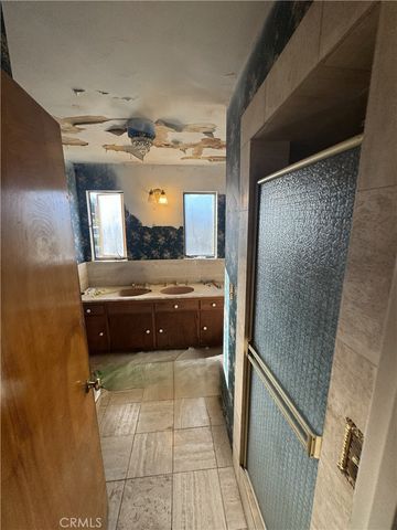 17545 Community Street, Northridge, CA 91325