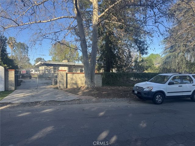 17545 Community Street, Northridge, CA 91325