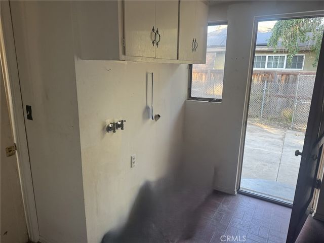 17545 Community Street, Northridge, CA 91325