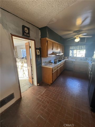 17545 Community Street, Northridge, CA 91325