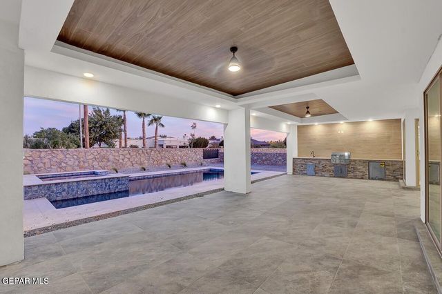 820 West Gate Drive, El Paso, TX 79932