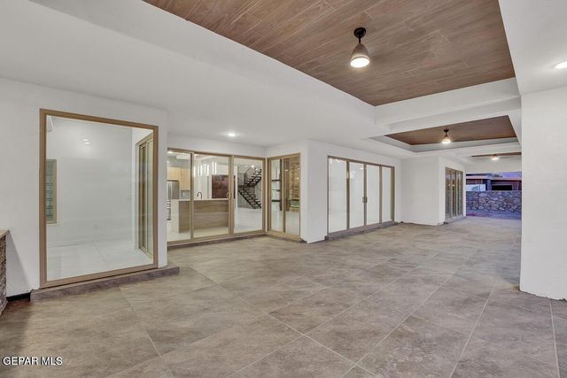 820 West Gate Drive, El Paso, TX 79932