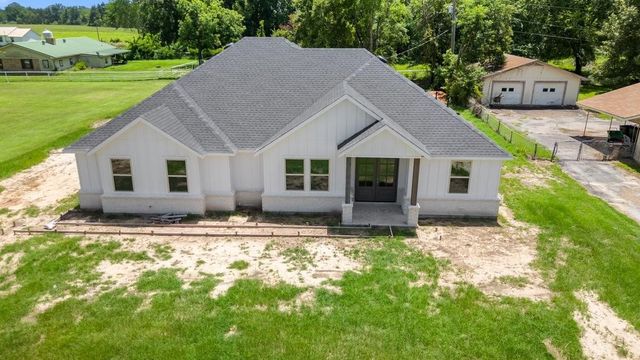 180 Nix Drive, Emory, TX 75440