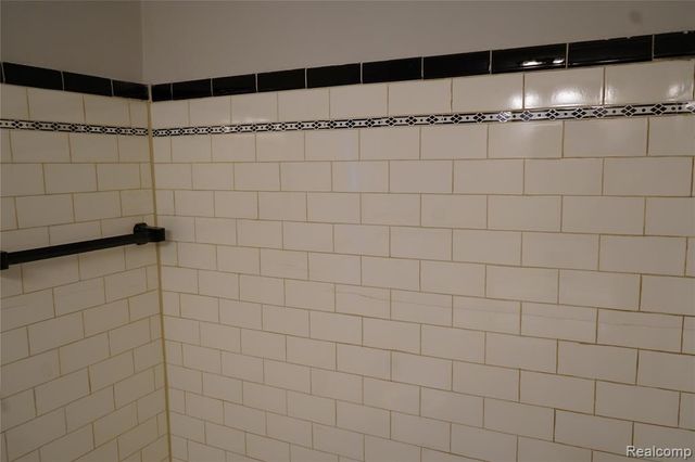 7010 Thatcher Street, Detroit, MI 48221