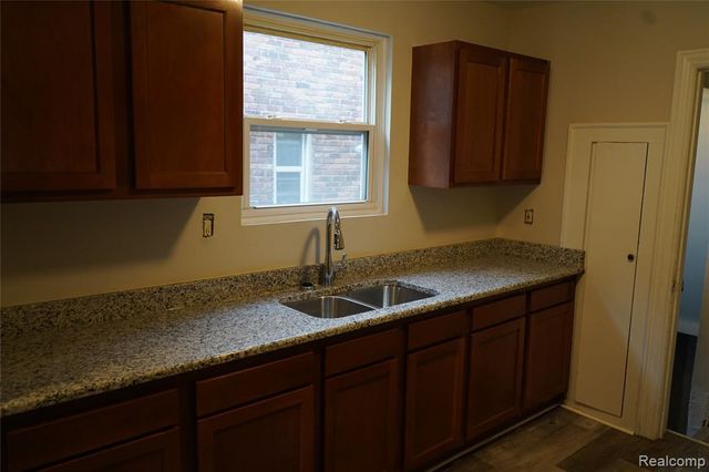 7010 Thatcher Street, Detroit, MI 48221