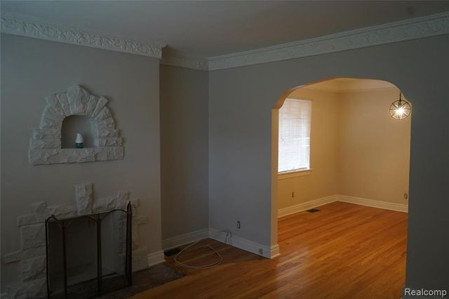 7010 Thatcher Street, Detroit, MI 48221