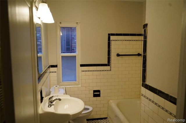 7010 Thatcher Street, Detroit, MI 48221