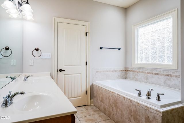 798 Winding Oak Way, Clayton, NC 27520