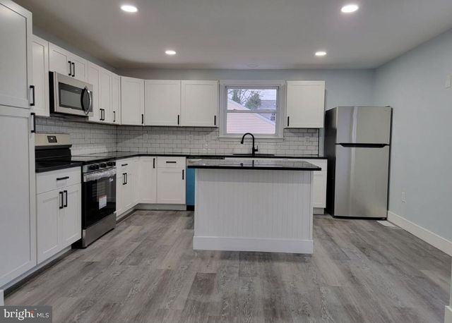 732 BROADWAY, Vineland, NJ 08360