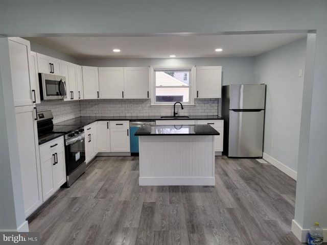 732 BROADWAY, Vineland, NJ 08360