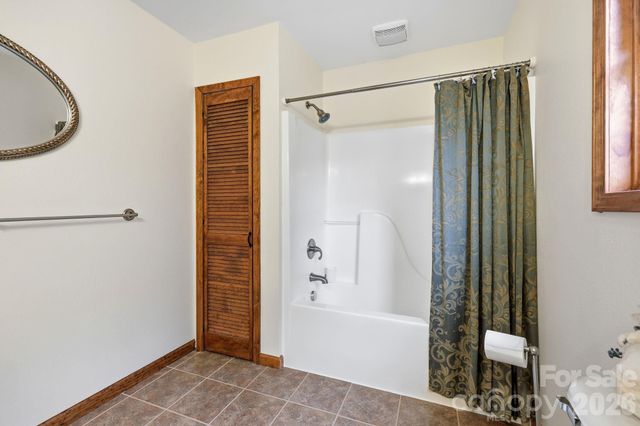 168 Barefoot Cove, Burnsville, NC 28714