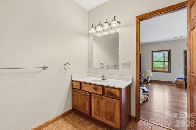 168 Barefoot Cove, Burnsville, NC 28714