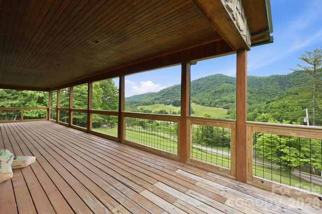 168 Barefoot Cove, Burnsville, NC 28714