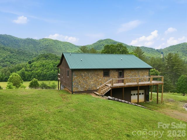 168 Barefoot Cove, Burnsville, NC 28714