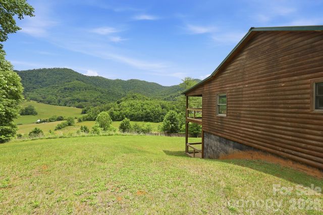 168 Barefoot Cove, Burnsville, NC 28714