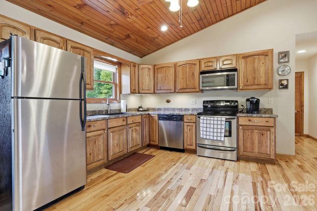 168 Barefoot Cove, Burnsville, NC 28714