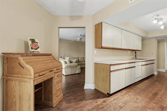 1420 Sheridan Street 3H, Hollywood, FL 33020