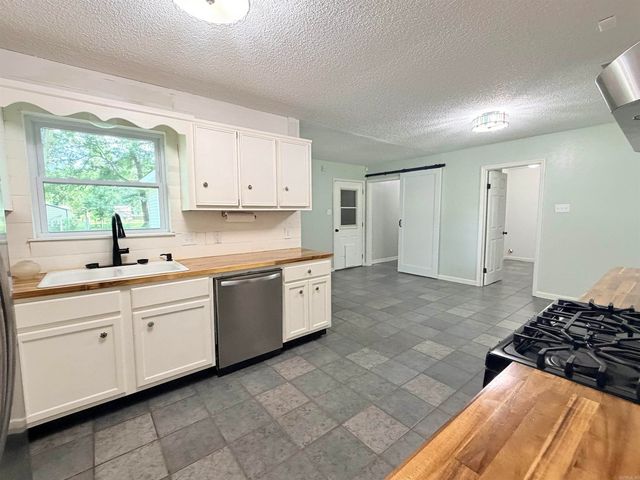 857 Joyce Drive, Benton, AR 72019