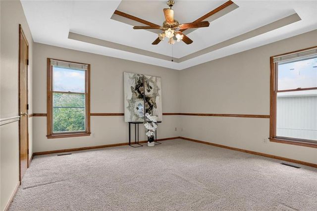 6405 N Amoret Avenue, Kansas City, MO 64151
