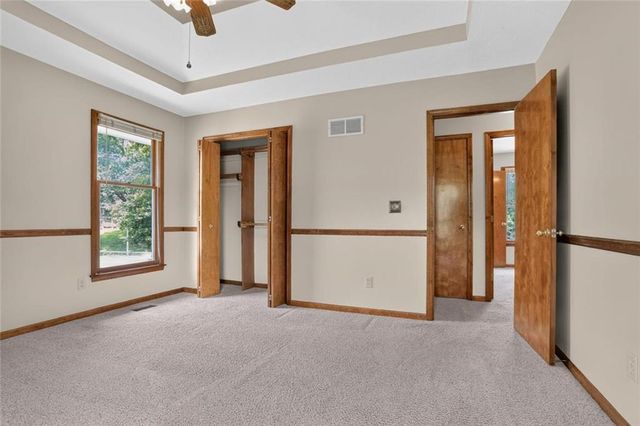 6405 N Amoret Avenue, Kansas City, MO 64151