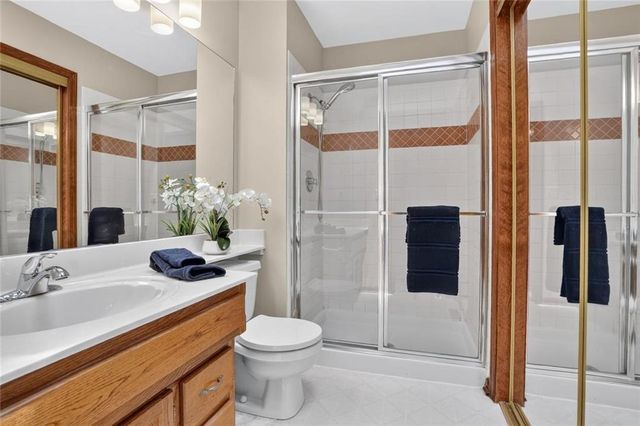 6405 N Amoret Avenue, Kansas City, MO 64151