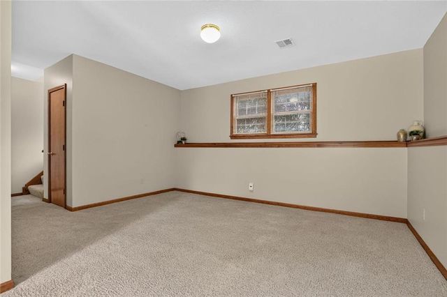6405 N Amoret Avenue, Kansas City, MO 64151