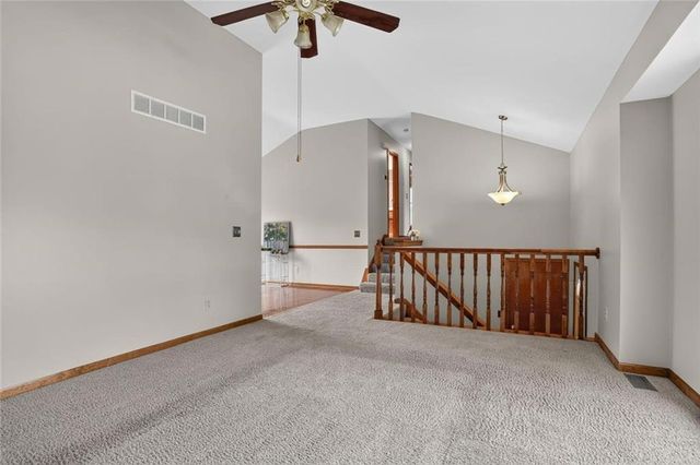 6405 N Amoret Avenue, Kansas City, MO 64151