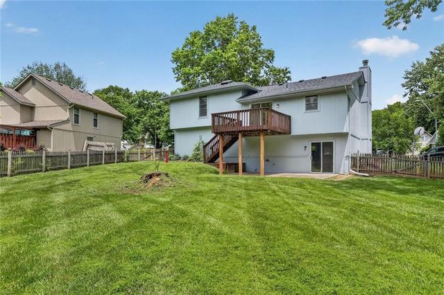 6405 N Amoret Avenue, Kansas City, MO 64151
