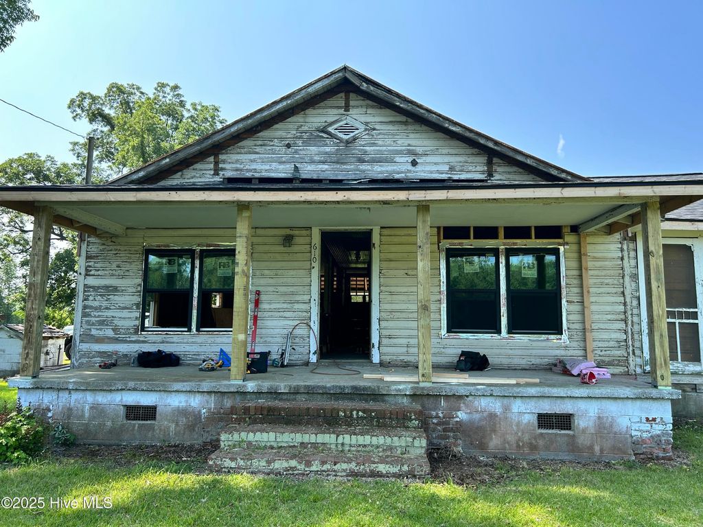 610 Comfort Road, Richlands, NC 28574