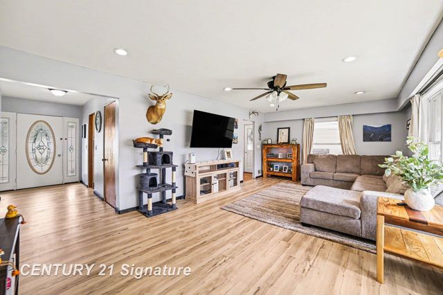 3036 E Miller Road, Midland Twp, MI 48640